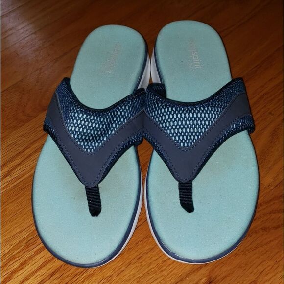 Easy Spirit Phantom flip flops - Picture 2 of 6